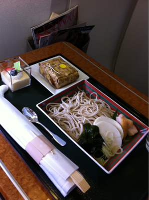 上空11,200メートルな昼ごはん