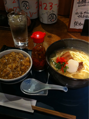 新橋駅前な昼ごはん(島とうがらしで赤ら顔編)