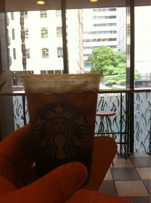 梅田のスタバで打ち合わせ