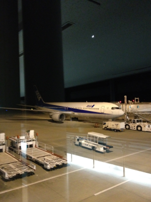 この広島便が明日からB787に